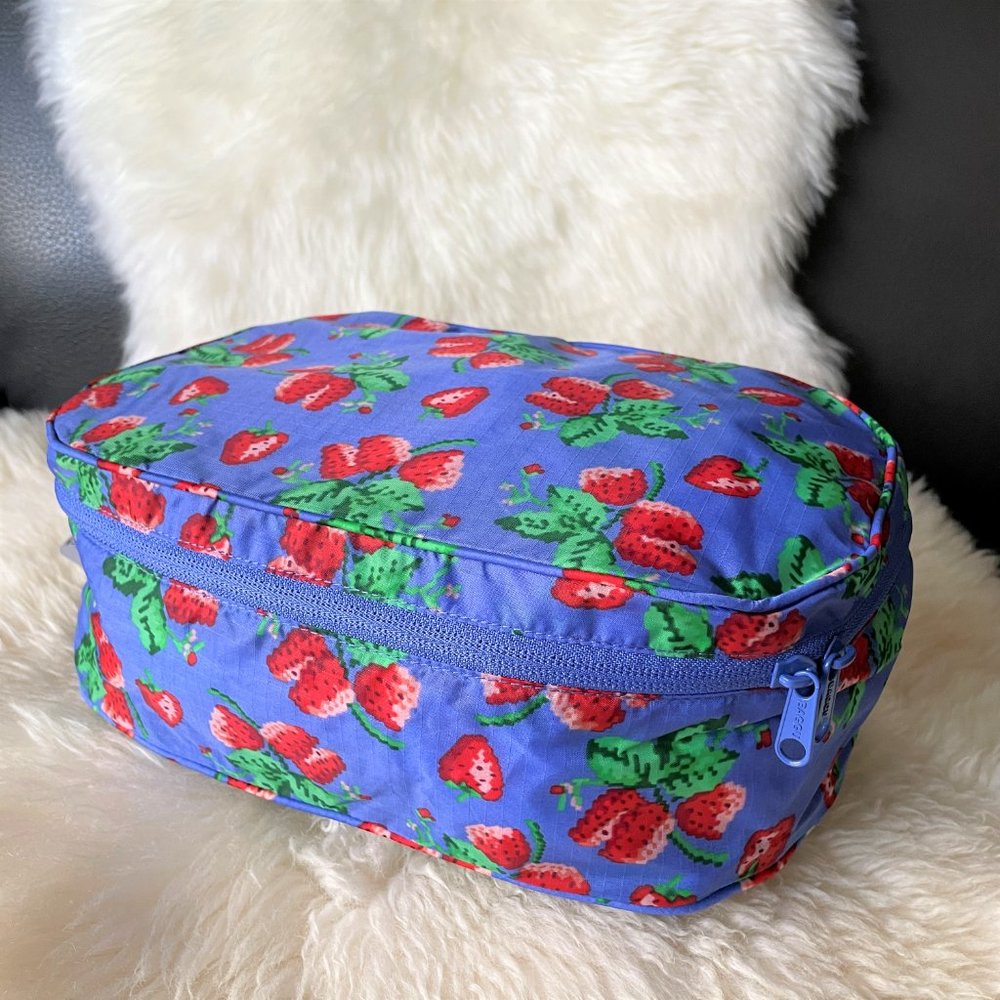 NWOT Baggu Packing Cube Small - Wild Strawberries (Needlepoint Fruit)